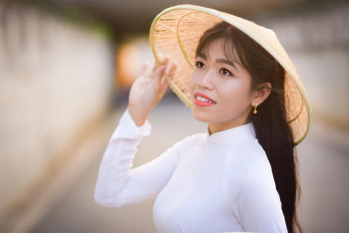 cách bắt chuyện với con gái - hinh anh minh hoa hen ho va tan gai