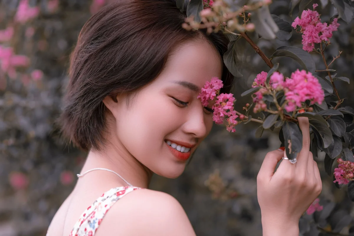 cách thoát khỏi vùng friendzone nhanh nhất - hinh anh minh hoa hen ho va tan gai