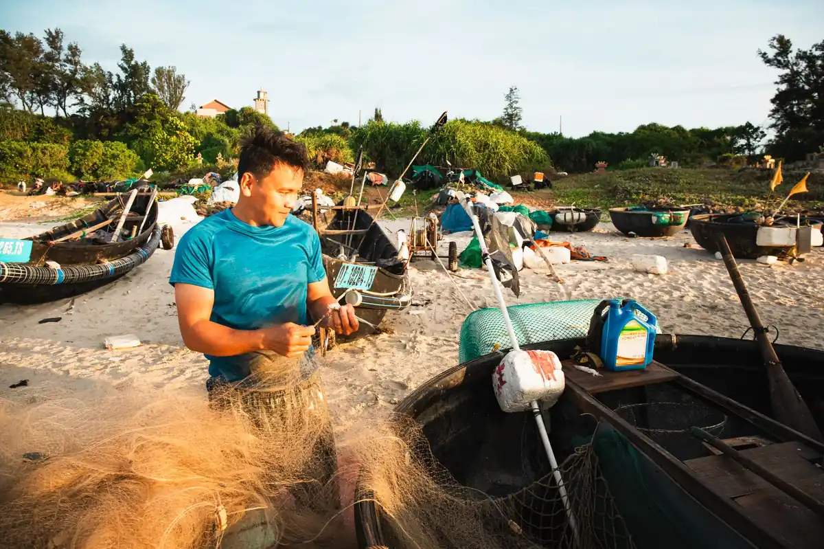 làm sao để có khiếu hài hước khi nói chuyện - hinh anh minh hoa hen ho va tan gai