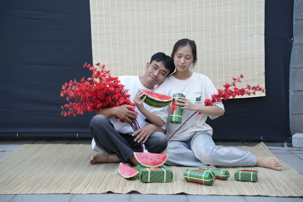 cách nói chuyện với con gái thu hút - hinh anh minh hoa hen ho va tan gai